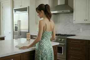 Eagle River Phone Stand